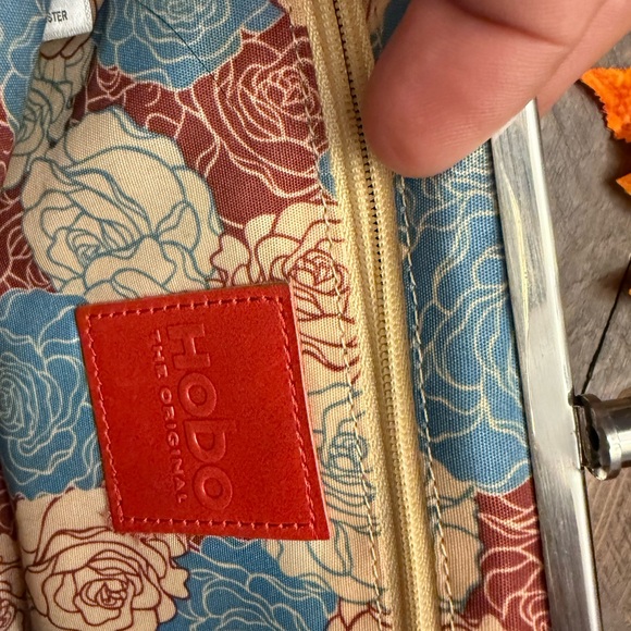 Hobo Womens Clutch Purse Wallet Magenta Leather Magnetic Bifold - Picture 6 of 13